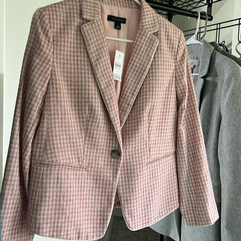 Ann Taylor spring fully lined blazer. Pink red white pattern